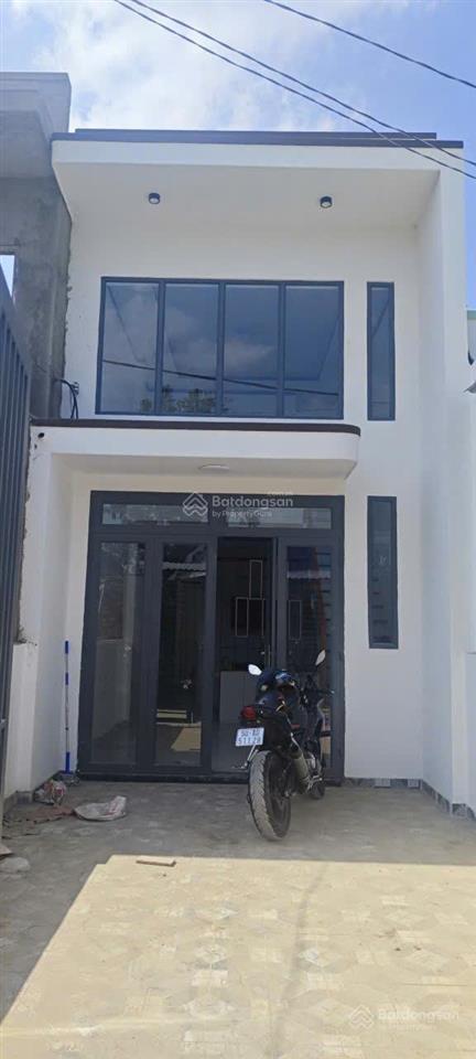 Cho thuê gấp nhà 1 trệt 1 lửng sân xe hơi mới tinh, ngay sau chợ tân bình ngã 4 bến cá