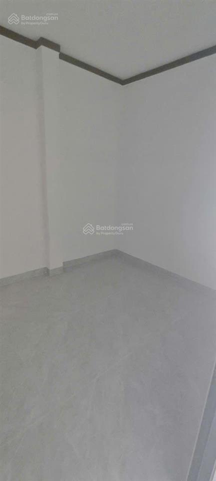 Cho thuê gấp nhà 1 trệt 1 lửng sân xe hơi mới tinh, ngay sau chợ tân bình ngã 4 bến cá
