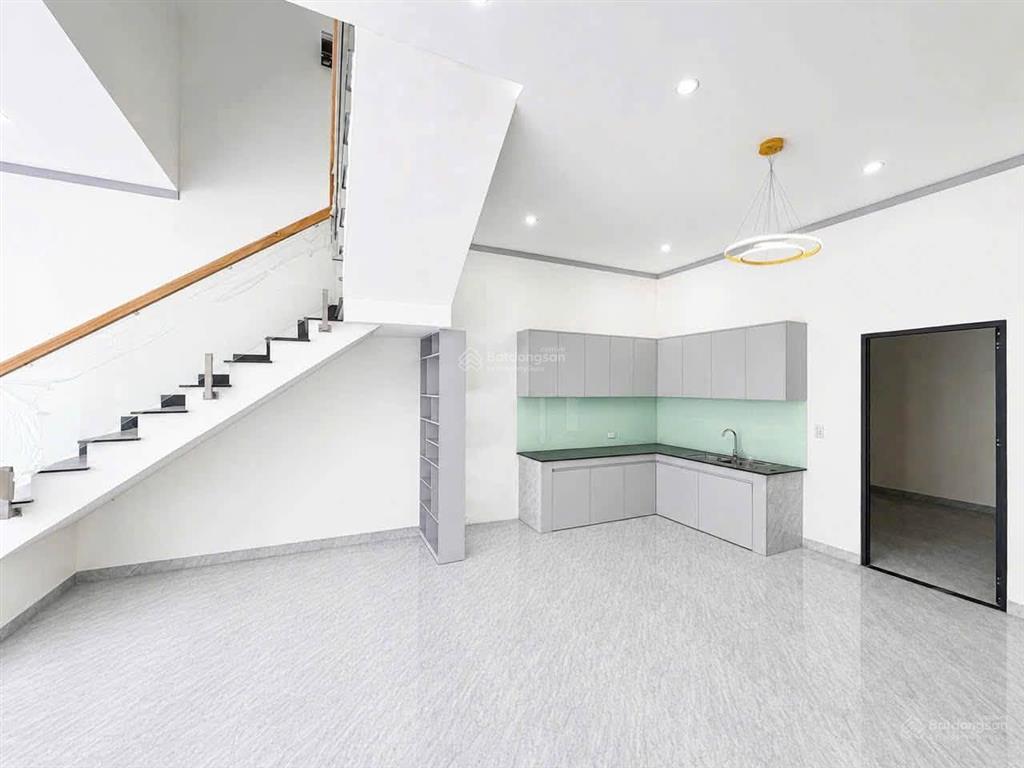Tìm hàng xóm cho khách ạ. chỉ còn 1 căn hiếm có gần chợ thạnh phú dân cư ở kín, tt 568tr nhận nhà