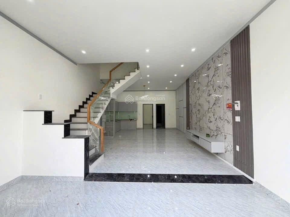 Tìm hàng xóm cho khách ạ. chỉ còn 1 căn hiếm có gần chợ thạnh phú dân cư ở kín, tt 568tr nhận nhà