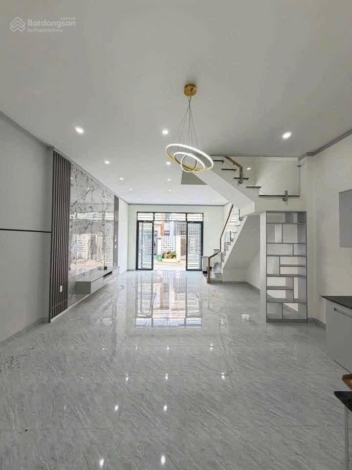 Tìm hàng xóm cho khách ạ. chỉ còn 1 căn hiếm có gần chợ thạnh phú dân cư ở kín, tt 568tr nhận nhà