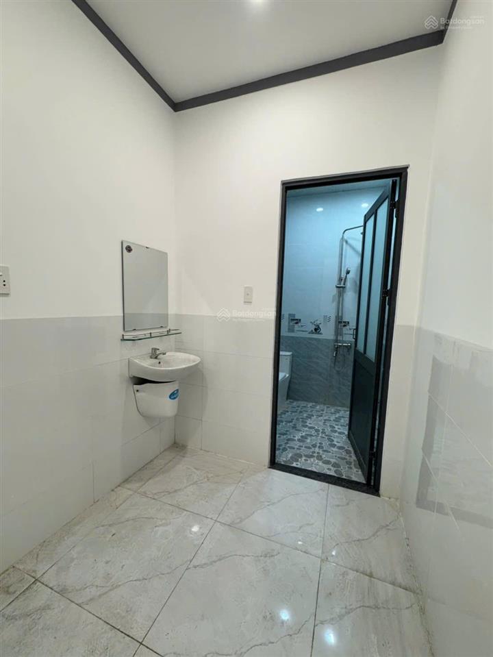 Bán gấp nhà 1 trệt 1 lửng sân xe hơi, sổ riêng thổ cư gần chùa từ đức cách cty changshin chỉ 5 phút