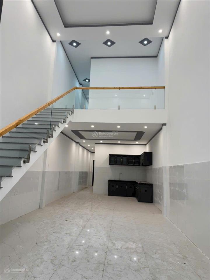 Bán gấp nhà 1 trệt 1 lửng sân xe hơi, sổ riêng thổ cư gần chùa từ đức cách cty changshin chỉ 5 phút