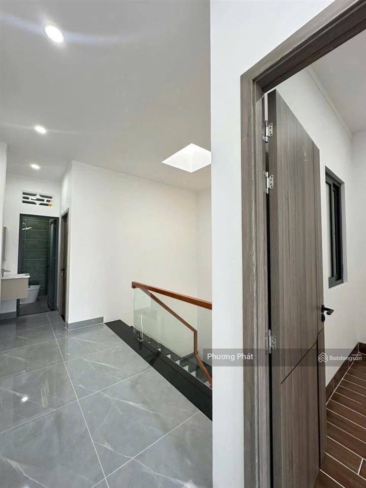Chỉ 889tr nhận ngay nhà 1 trệt 1 lầu sổ hồng riêng thổ cư 100%, ngay chợ trảng dài