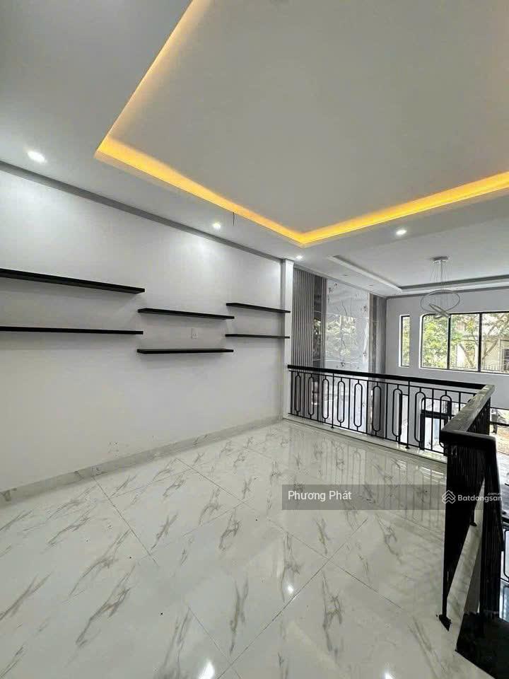 Bán gấp nhà 1 trệt 1 lửng đúc giá rẻ, sổ riêng thổ cư cách chợ thạnh phú 2km, tt 339tr nhận nhà ở