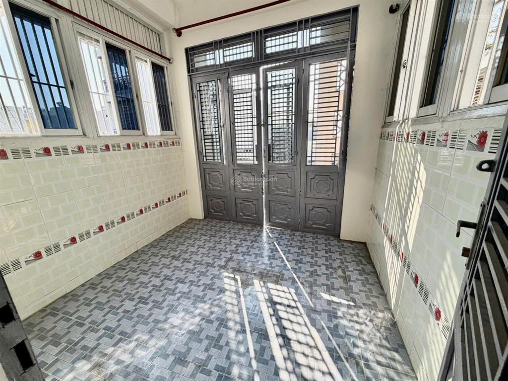 Bán nhà mặt tiền 81 cô giang, p1, phú nhuận  nở hậu tài lộc  47m2  4 lầu