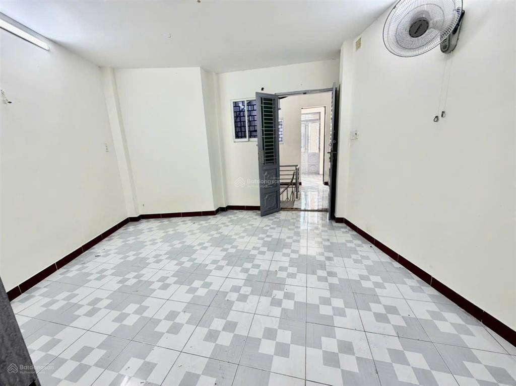 Bán nhà mặt tiền 81 cô giang, p1, phú nhuận  nở hậu tài lộc  47m2  4 lầu