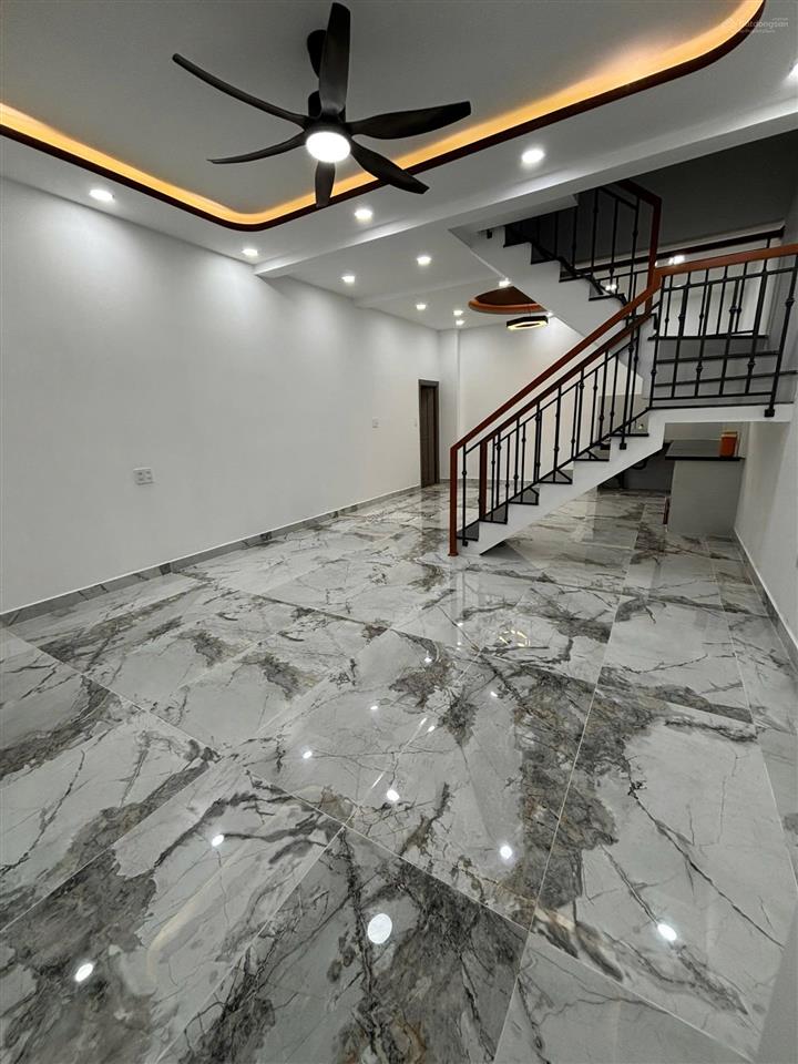Bán nhà mới nở hậu 2 tầng ngay chợ phạm văn hai chỉ 6,45tỷ