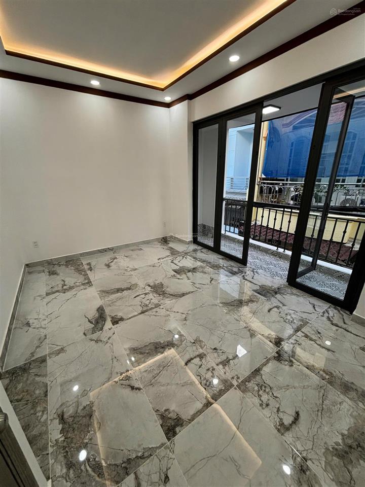 Bán nhà mới nở hậu 2 tầng ngay chợ phạm văn hai chỉ 6,45tỷ