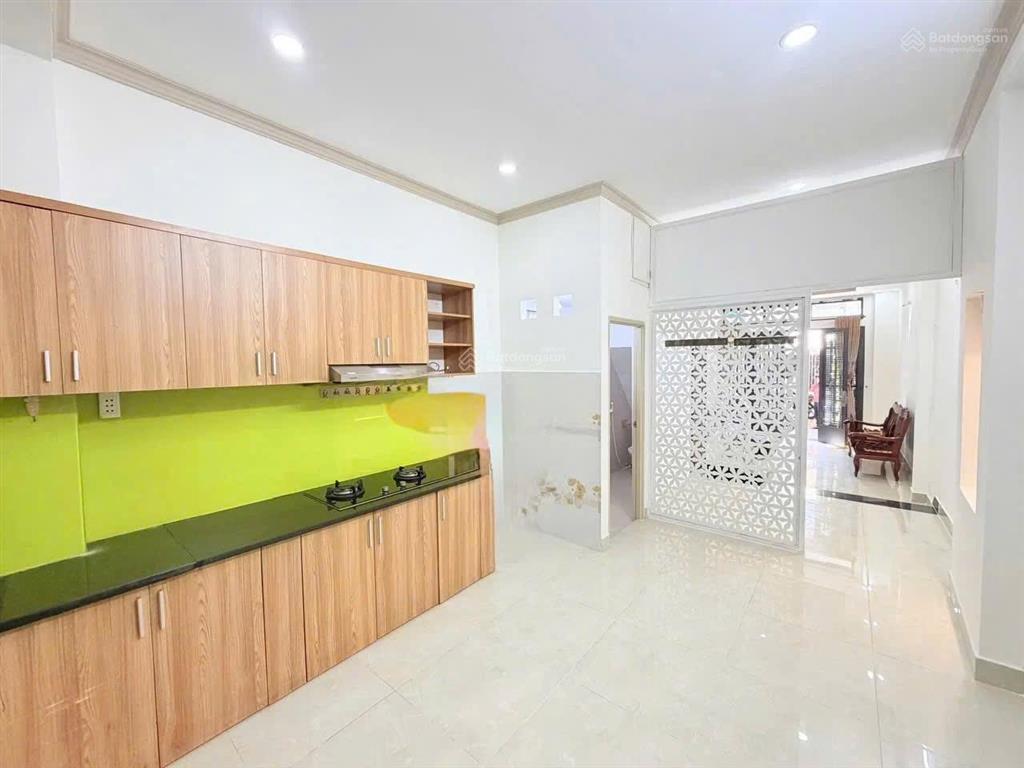 Nhà 2 tầng đẹp vuông vức ngay khu kinh đô thời trang lê văn sỹ chỉ 6.9 tỷ
