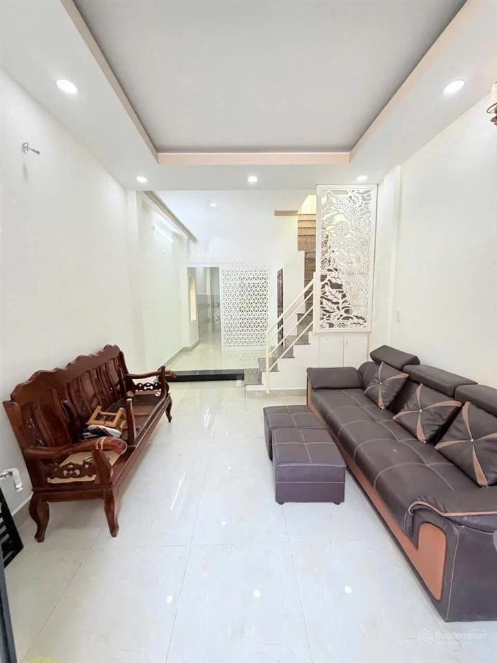 Nhà 2 tầng đẹp vuông vức ngay khu kinh đô thời trang lê văn sỹ chỉ 6.9 tỷ