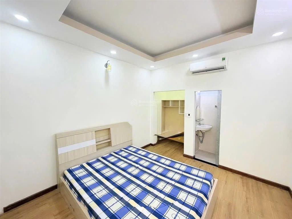 Nhà 2 tầng đẹp vuông vức ngay khu kinh đô thời trang lê văn sỹ chỉ 6.9 tỷ