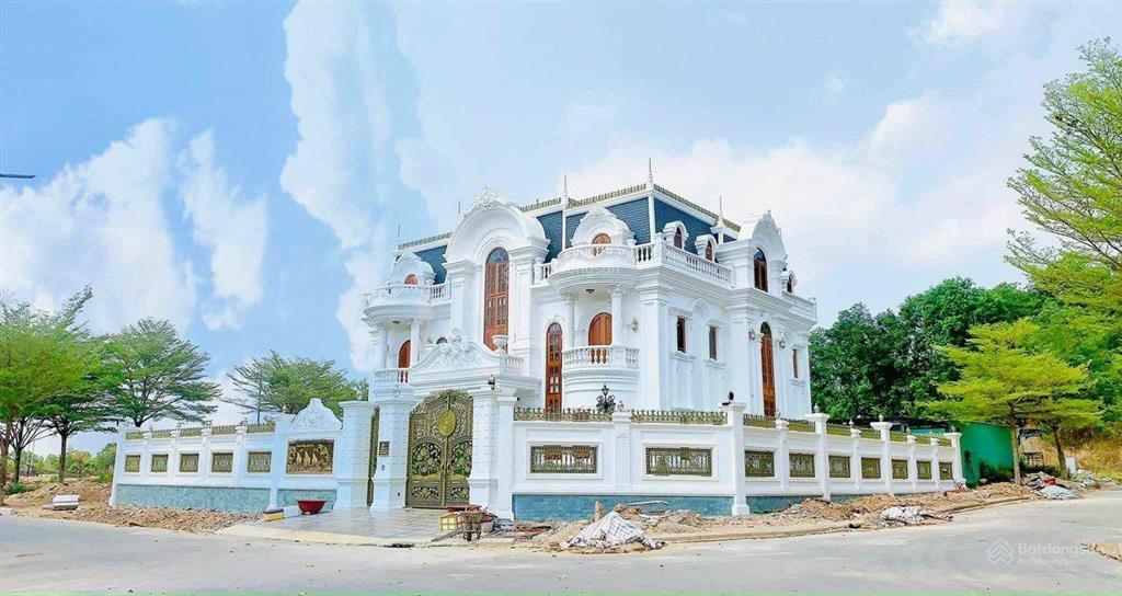 Nền bt góc 2 mặt view sông dt 280m2 14x20 full thổ cư, giá cực tốt chỉ 5 tỷ bao hết thuế phí