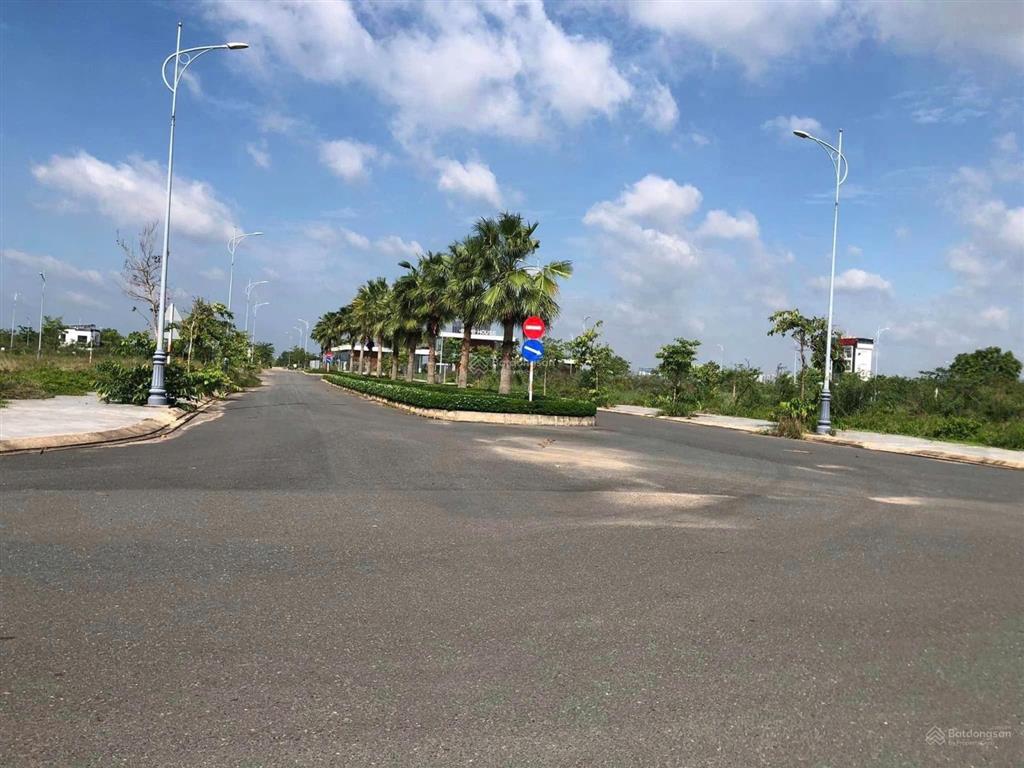 Nền góc khang thịnh ngay tttm 8x20m sổ sẵn giá chỉ 2,99 tỷ bao thuế phí, thiện chí có thương lượng