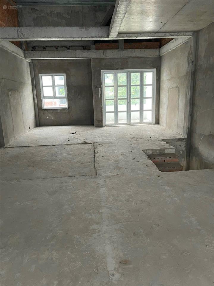 Bán nhà phố liền kề view đẹp tại thăng long home hiệp phước, 5,5 tỷ, 135m²