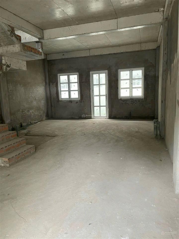 Bán nhà phố liền kề view đẹp tại thăng long home hiệp phước, 5,5 tỷ, 135m²