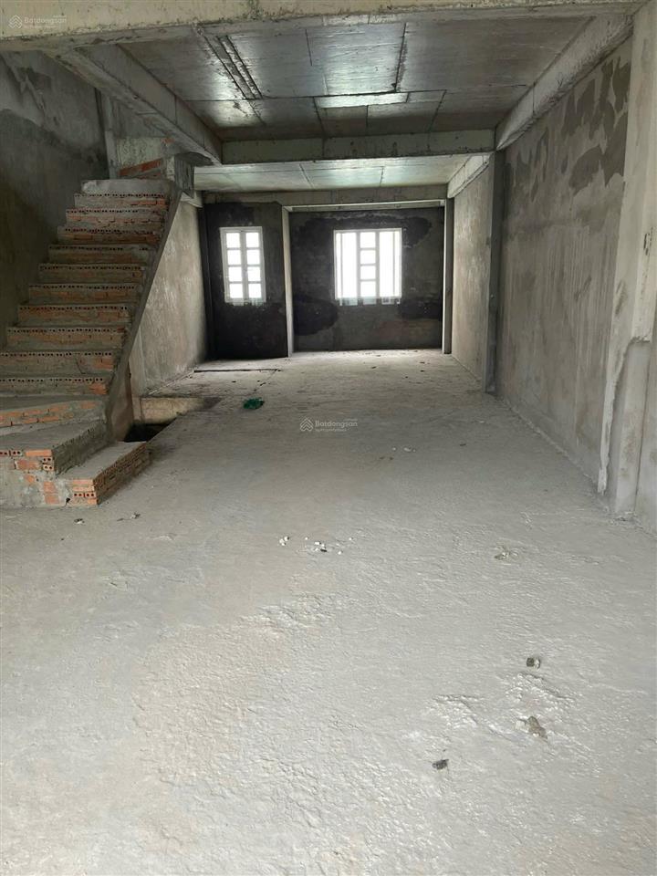 Bán nhà phố liền kề view đẹp tại thăng long home hiệp phước, 5,5 tỷ, 135m²