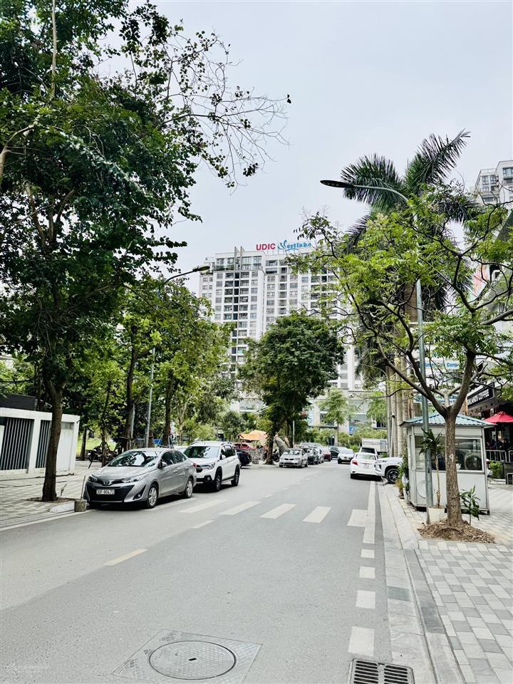 Bán chung cư vườn đào  tây hồ  60m2  gần cầu nhật tân  slot ô tô  full đồ  giá hơn 6 tỷ