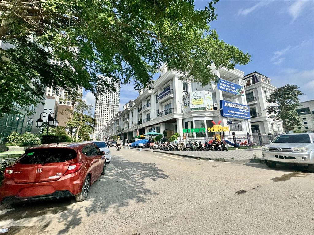 Bán căn hộ 77m2  lạc hồng  tây hồ  view thoáng  thiết kế hiện đại  ở ngay  giá hơn 7 tỷ