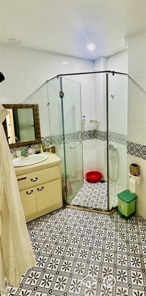 Bán nhà hẻm 4m calmette quận 1. gần chợ bến thành. dt42m2. chỉ 9,9 tỷ.