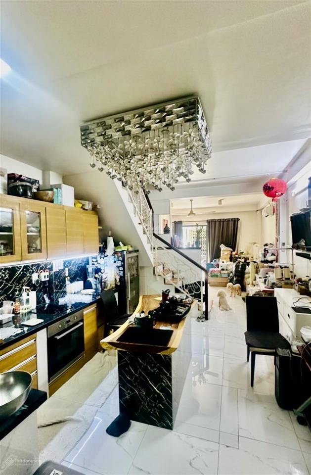 Bán nhà hẻm 4m calmette quận 1. gần chợ bến thành. dt42m2. chỉ 9,9 tỷ.