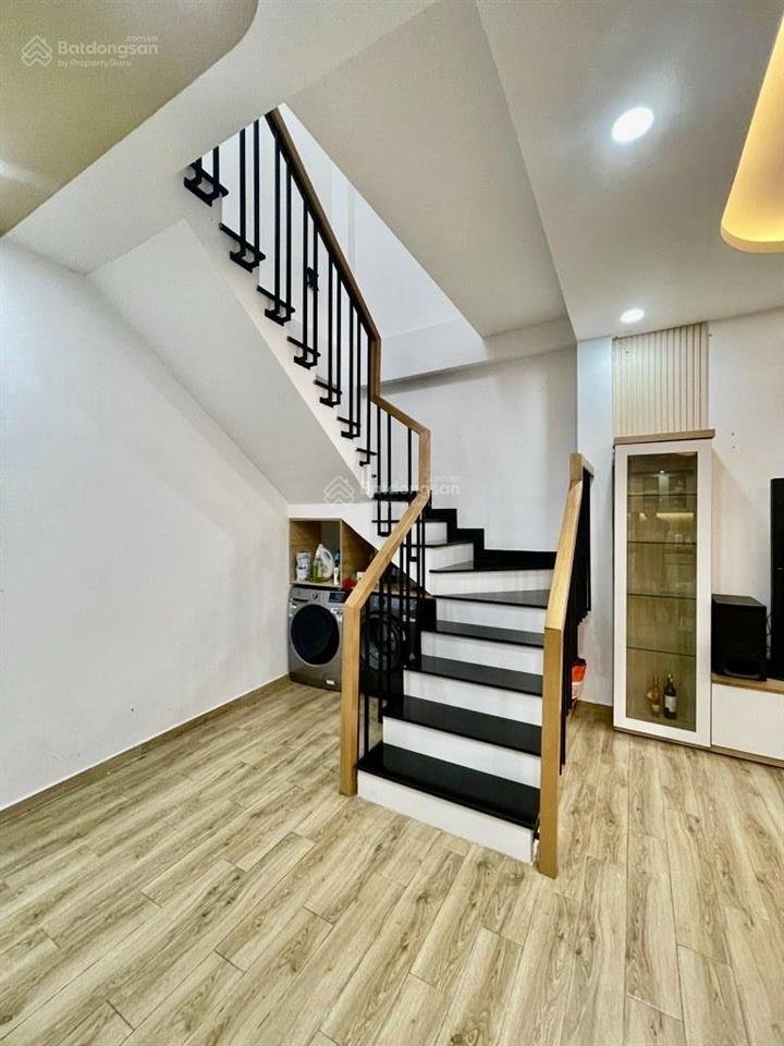 Nhà đẹp hẻm bế văn cấm, quận 7. dt 40m2 (nở hậu). chỉ 4,85 tỷ. gần lotte mart, him lam