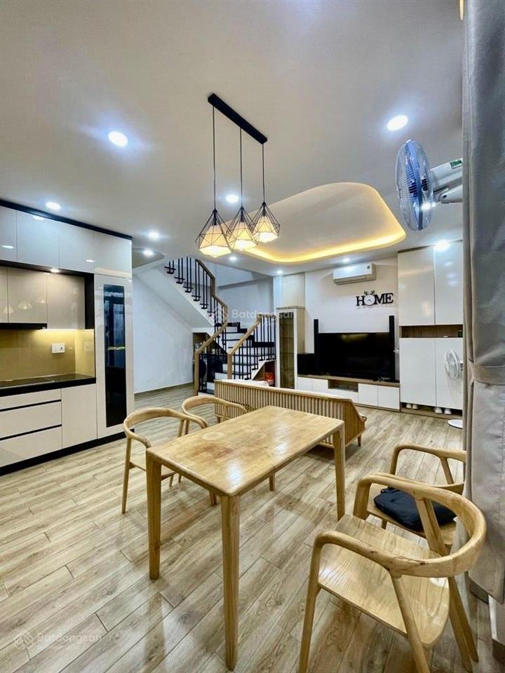 Nhà đẹp hẻm bế văn cấm, quận 7. dt 40m2 (nở hậu). chỉ 4,85 tỷ. gần lotte mart, him lam