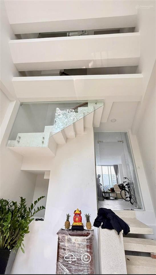 Bán nhà mặt tiền thi sách bến nghé quận 1 ngay bến bạch đằng. dt 75m2 nở hậu 7m. giá 63,5 tỷ
