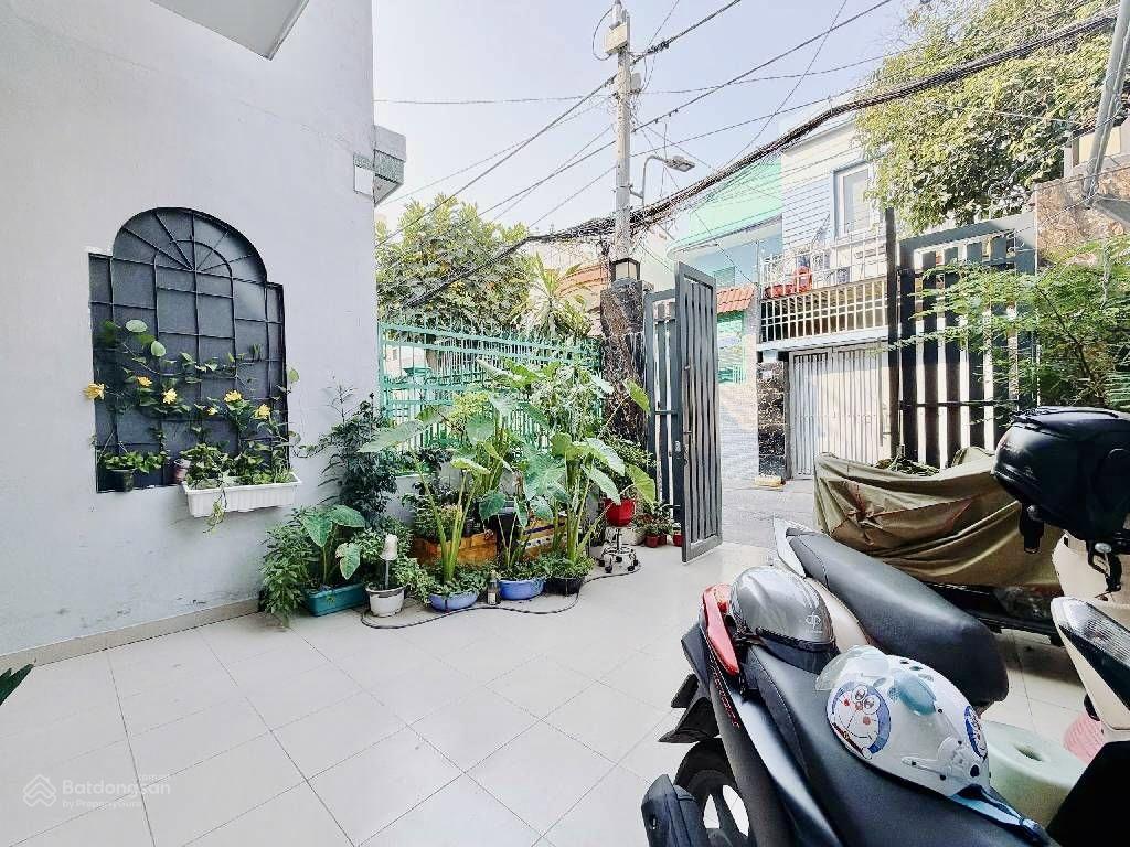 Nhà nở hậu 6m, ô tô ngủ trong nhà, ngang 4.4m ngay tạ quang bửu chánh hưng q8. 5pn. giá tốt 16,8 ty