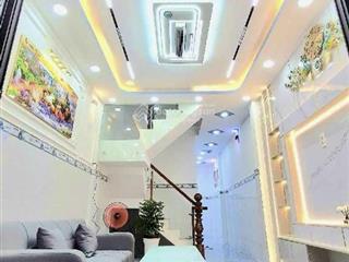 Nhà đẹp hẻm hồng bàng quận 5. gần bến xe chợ lớn. dt 27m2. 3 tầng, 2pn. kế đh y dược. giá 5,4 tỷ.