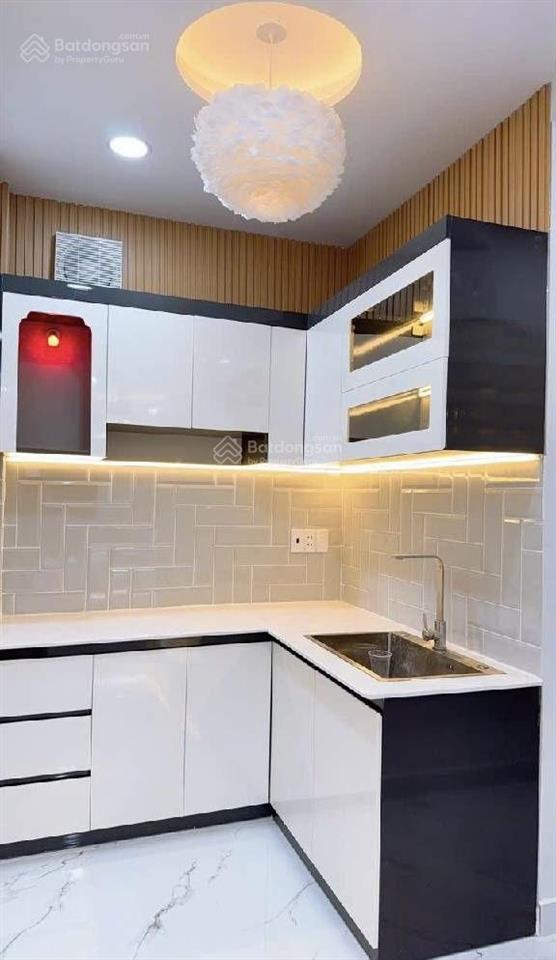 Bán nhà hẻm nguyễn trãi quận 5. gần trần hưng đạo. dt 27m2. 2 tầng. giá 7,6 tỷ.