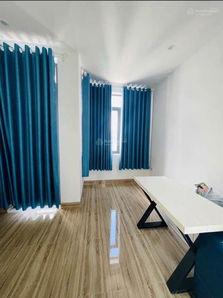 Ccdv. cho thuê nhà đẹp 1 trệt 3 lầu  3pn đường lê hồng phong trung tâm vũng tàu, 17 triệu.
