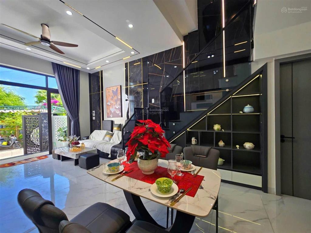 Siêu phẩm dòng tiền 3 tầng kiệt ô tô hoàng thị loan, cách phố 30m, thu ~30tr/tháng, 70,9m², 6 tỷ xx