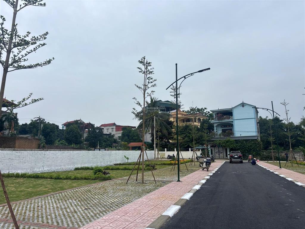 Gia đình em cần tiền nên thanh khoản ngay lô đất 100m full thổ cư tại khu cnc hòa lạc