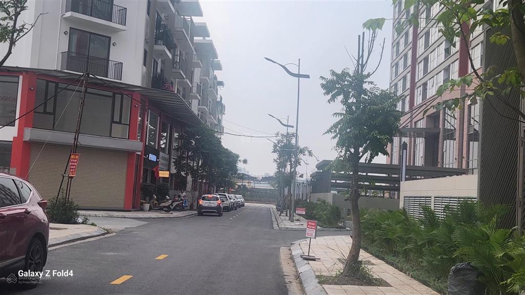 Liền kề khai sơn, view chính diện chung cư  kinh doanh tốt dt 99,2m2 giá 31,x tỷ. 0982 282 ***.