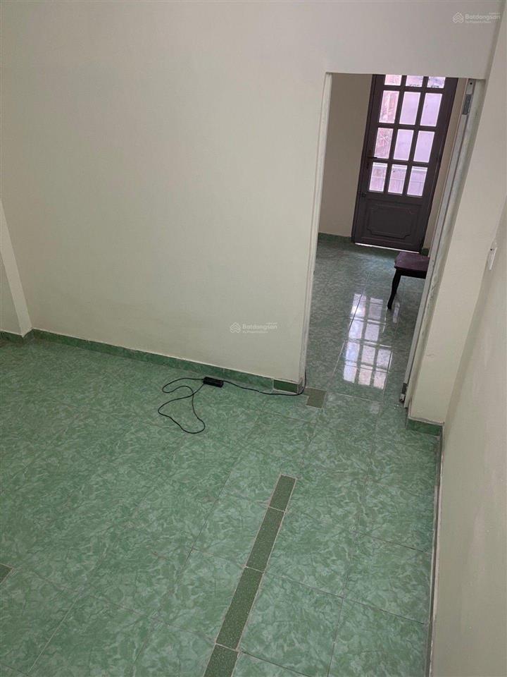 Chính chủ bán nhà ngay chợ vải tân bình, lạc long quân 28m2  3 lầu giá tốt