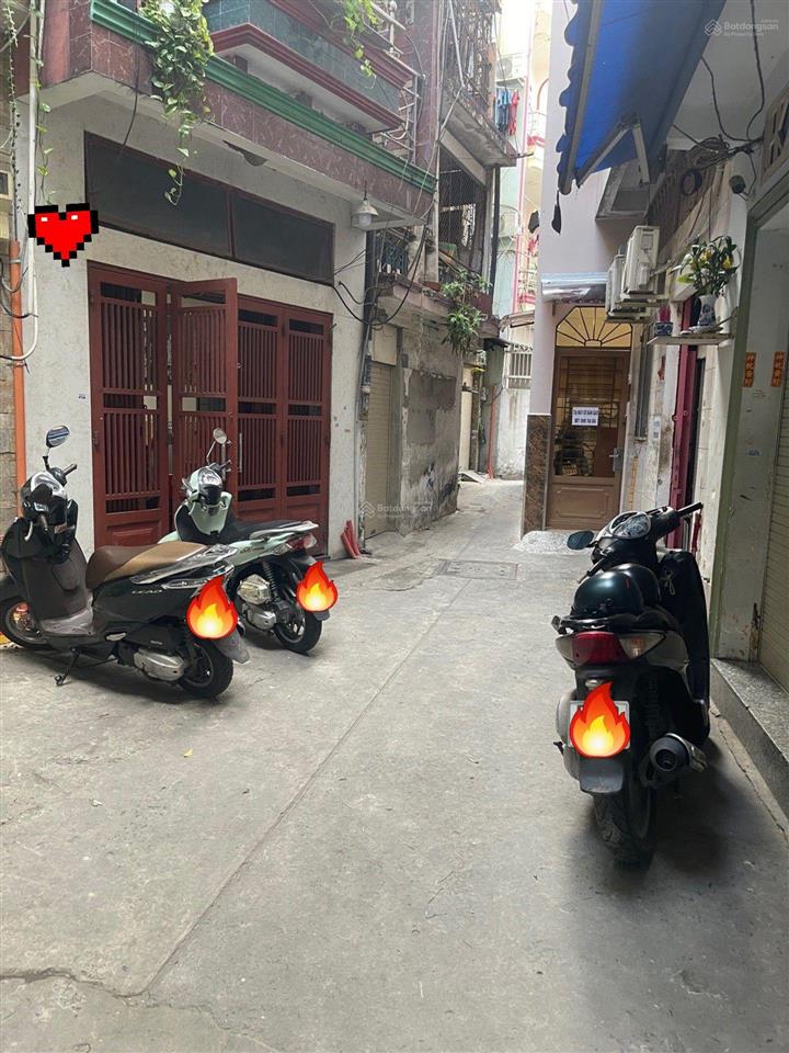 Chính chủ bán nhà ngay chợ vải tân bình, lạc long quân 28m2  3 lầu giá tốt
