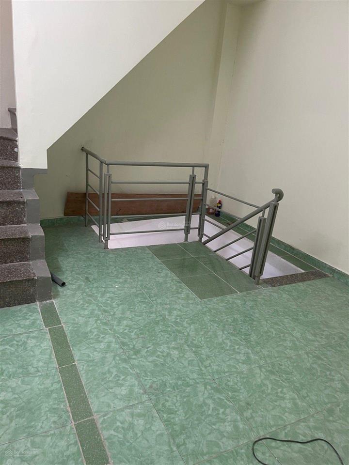 Chính chủ bán nhà ngay chợ vải tân bình, lạc long quân 28m2  3 lầu giá tốt