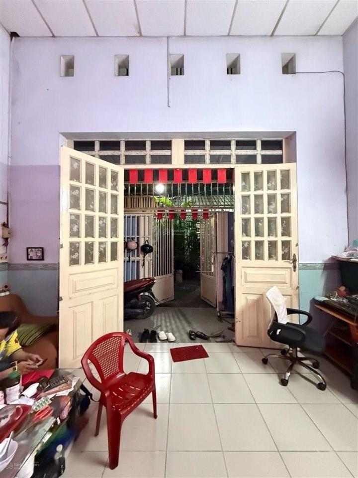 Bán đất tặng nhà, hiếm ngang 5m rộng ngay mã lò, bình tân, hẻm xe hơi, giá tốt