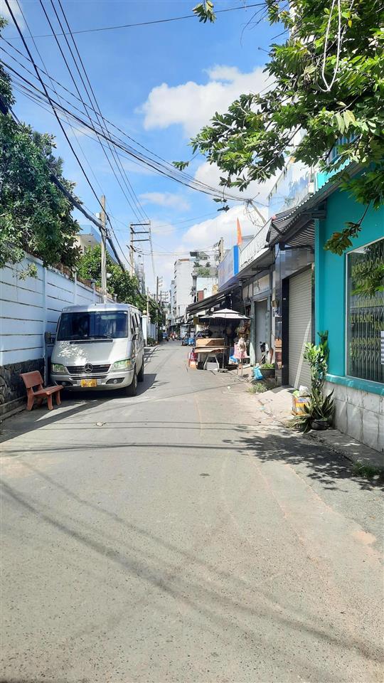 Bán đất tặng nhà, hiếm ngang 5m rộng ngay mã lò, bình tân, hẻm xe hơi, giá tốt