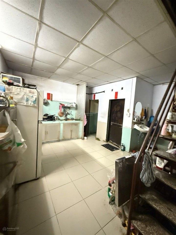 Bán đất tặng nhà, hiếm ngang 5m rộng ngay mã lò, bình tân, hẻm xe hơi, giá tốt