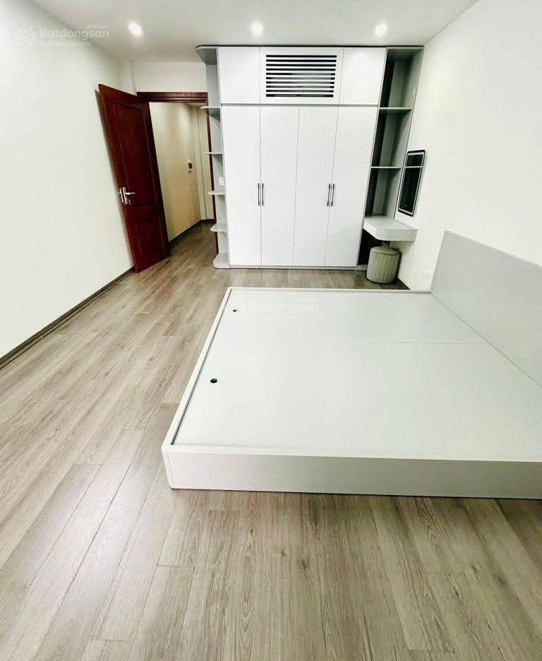 Kim chung  lai xá  33m 5 tầng, ngõ thông oto đỗ cửa  chỉ nhỉnh 5tỷ  hiếm!