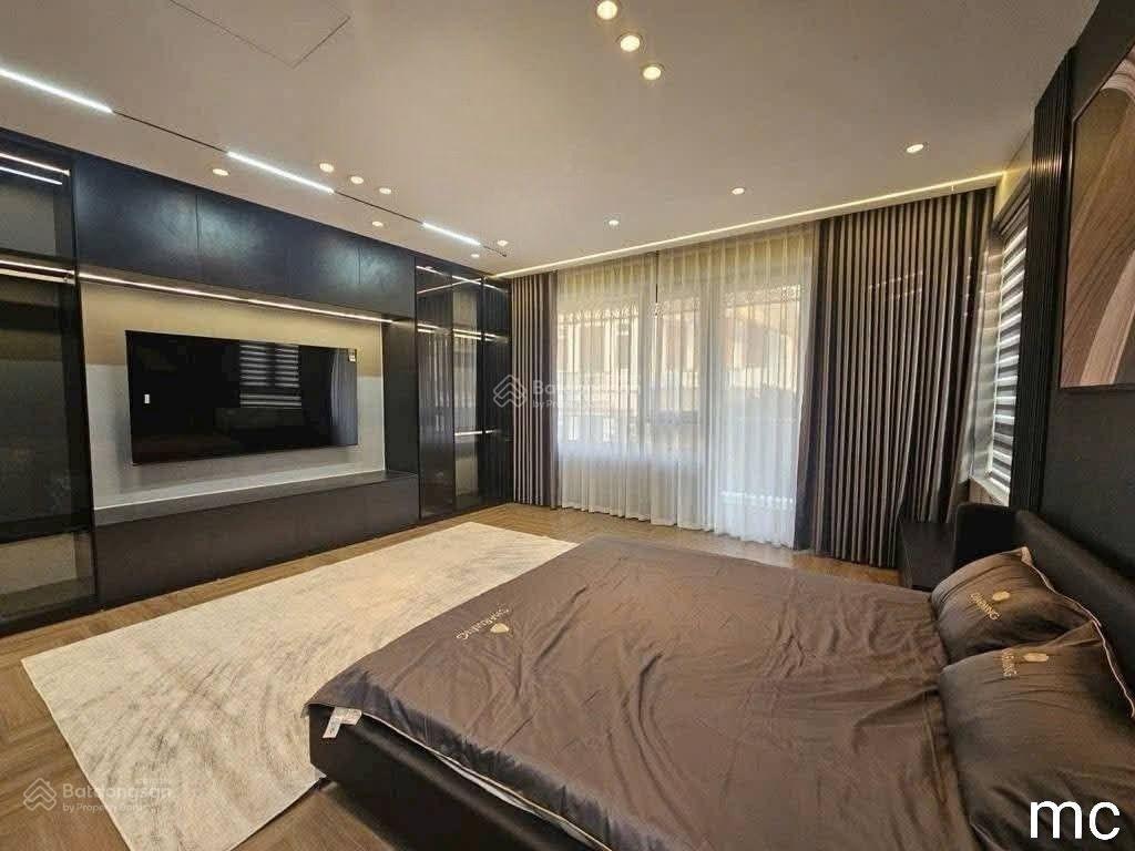 Nhổn  đh công nghiệp  70m2 4 tầng ôtô tránh  chỉ 8,6 tỷ! dân trí cao  ở cực đỉnh