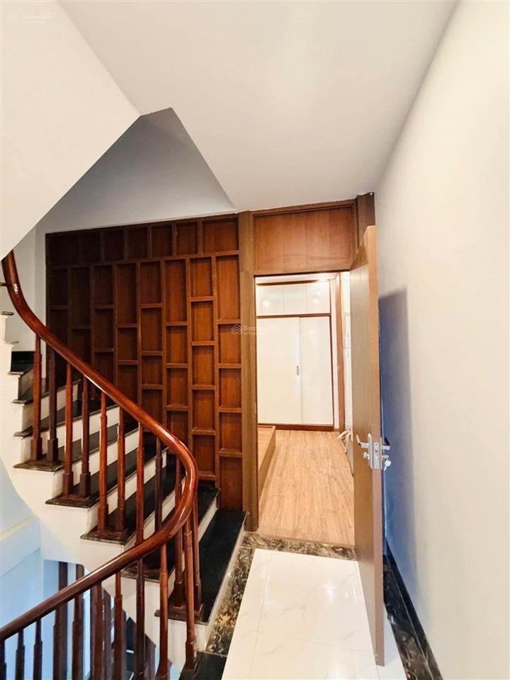 Hàng xóm phố nhổn! 45m 4 tầng  sát ql32  ô tô tránh  dân xây  chỉ 7,x tỷ!