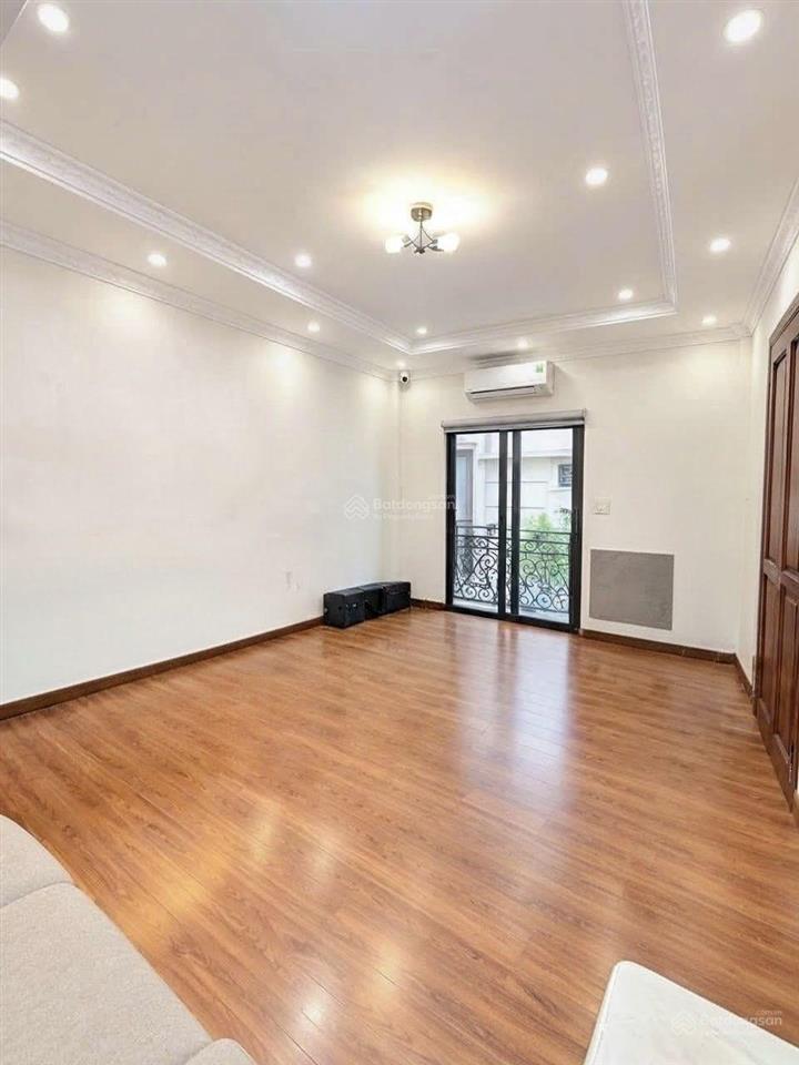 Trung tâm trạm trôi nhà mới tinh 5 tầng 48m  ở ngay  rõ ràng không quy hoạch  chỉ hơn 4 tỷ