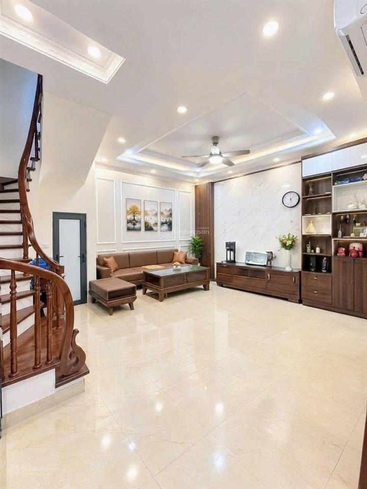 Trung tâm trạm trôi nhà mới tinh 5 tầng 48m  ở ngay  rõ ràng không quy hoạch  chỉ hơn 4 tỷ