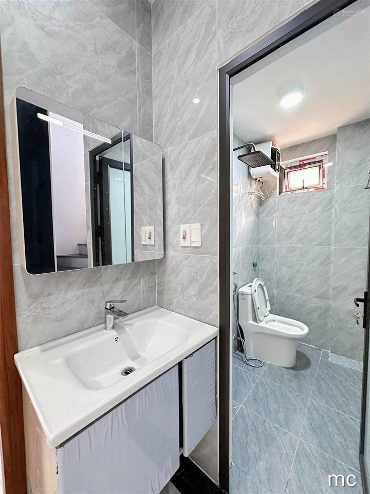 Giang xá  lõi trạm trôi 4 tỷ mua nhà 40m x 5 tầng mới tinh  cơ hội ko lặp lại