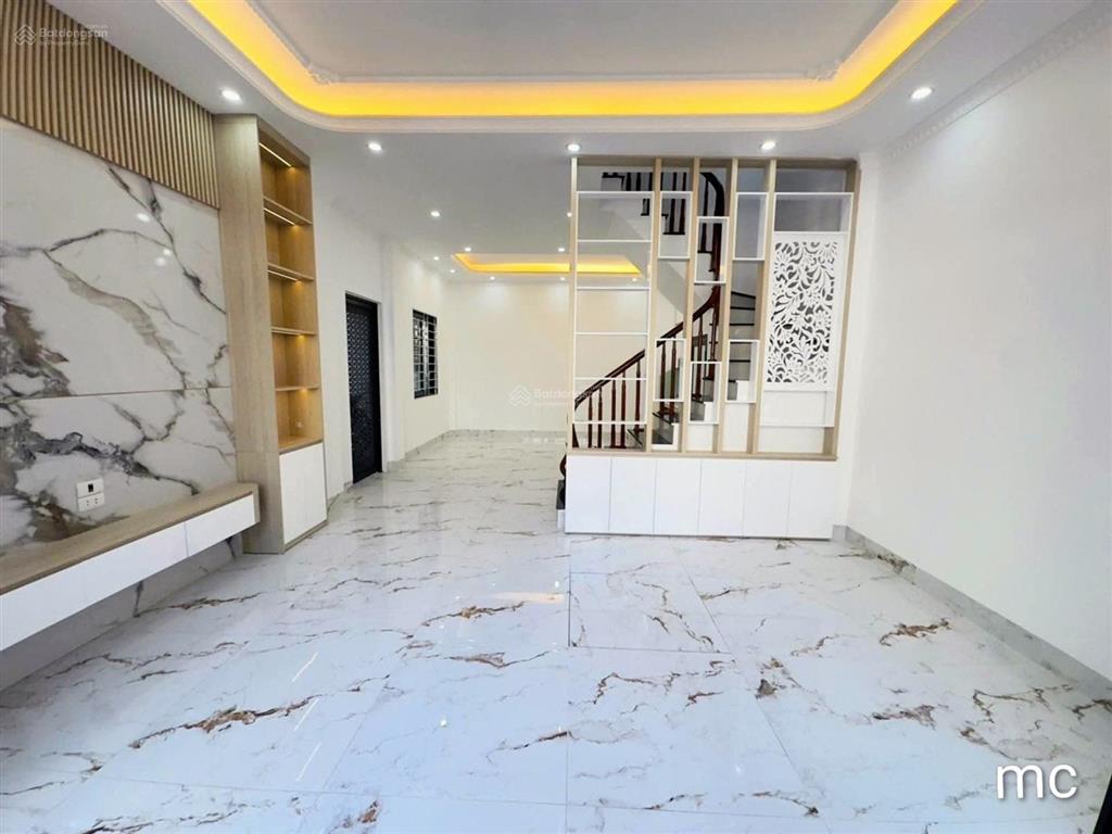 Giang xá  lõi trạm trôi 4 tỷ mua nhà 40m x 5 tầng mới tinh  cơ hội ko lặp lại