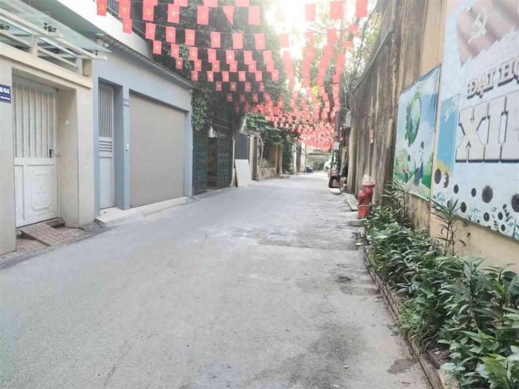 Giá tuyệt chủng! ngã tư trôi! 32m2 5 tầng đường 422  chỉ 3, x tỷ  không quy hoạch