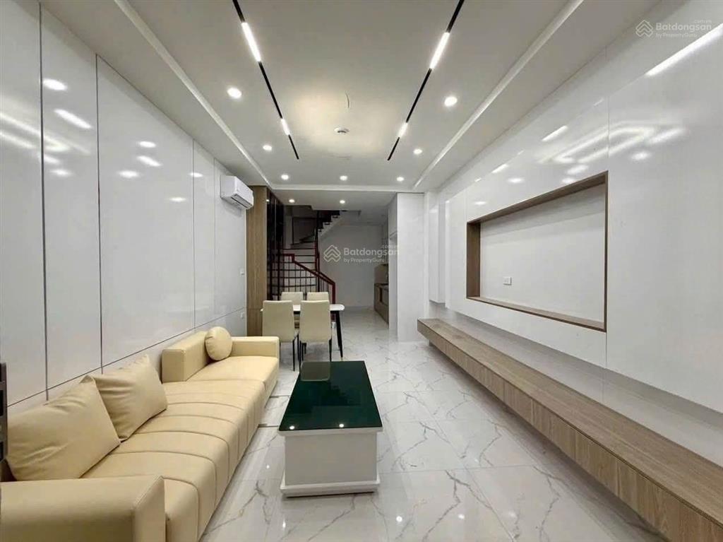 Giá tuyệt chủng! ngã tư trôi! 32m2 5 tầng đường 422  chỉ 3, x tỷ  không quy hoạch